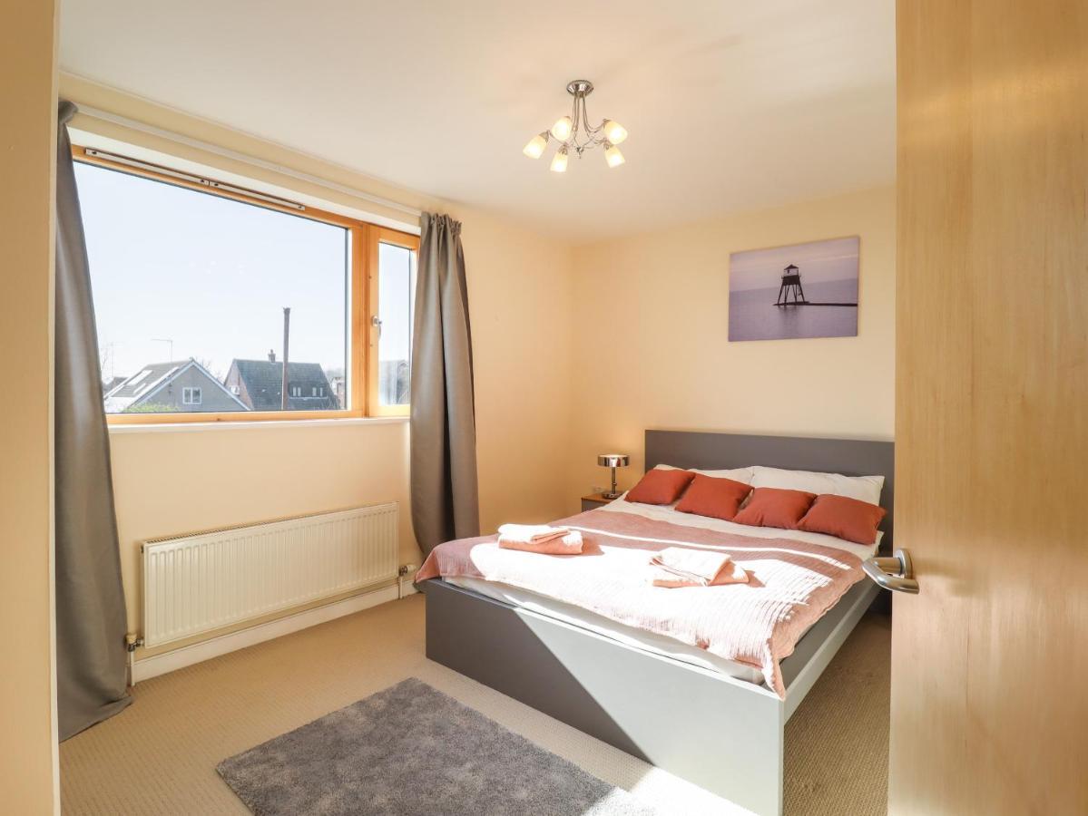 Flat 19 By The Beach Harwich Exterior foto